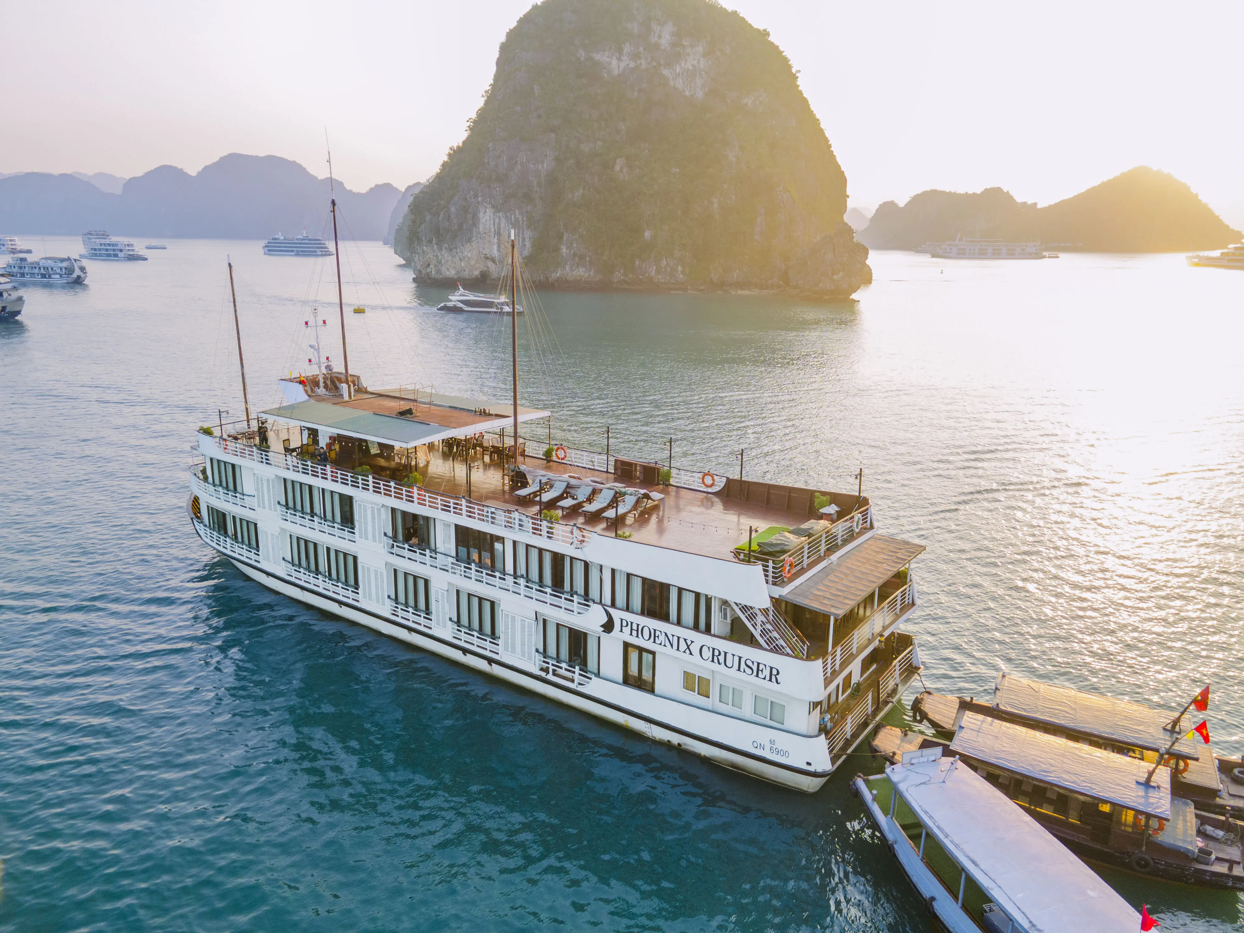 Halong Phoenix Cruiser – Your Luxury Gateway to Halong Bay